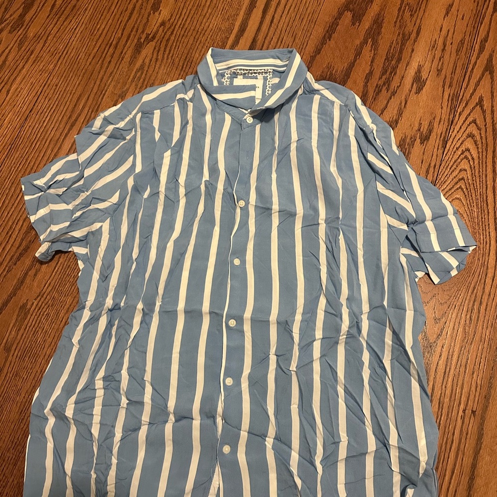 Denim & Flower Light Blue and White Vertical Stripe Short-Sleeve Shirt